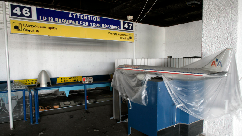 Illustration for article titled Las imágenes más desoladoras de aeropuertos abandonados